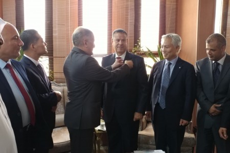 معالي الوزير محافظ بني سويف يستقبل رئيس المجلس العربي الأفريقي للتكامل والتنمية مع وفدا من كوريا الجنوبية والمملكة العربية السعودية والعراق للاستثمار في المحافظة .